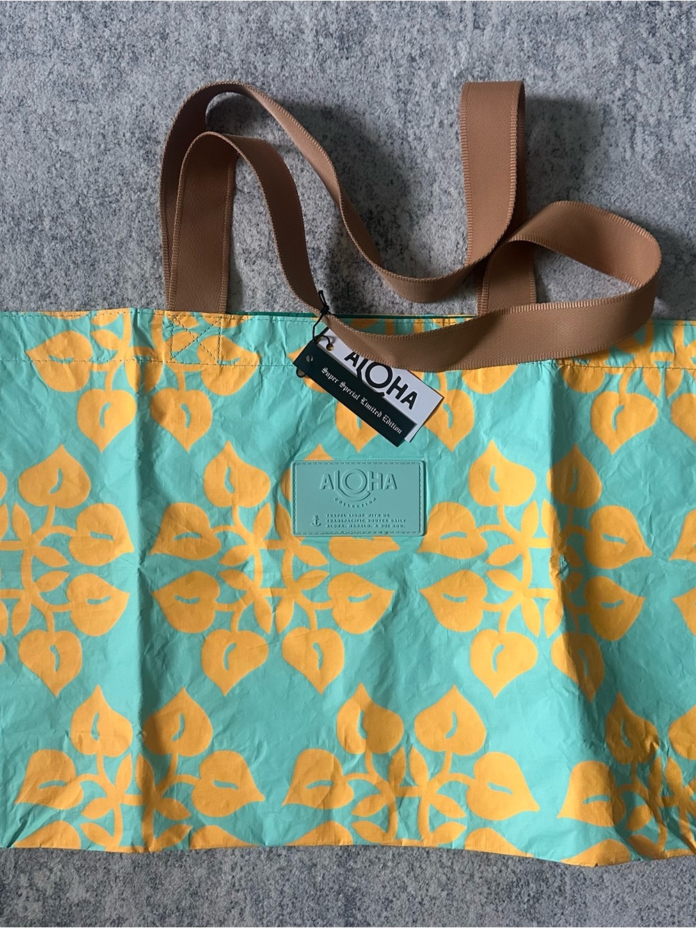 Aloha Collection Super Special Limited Edition Hawaii Hilo Grove Holo Holo